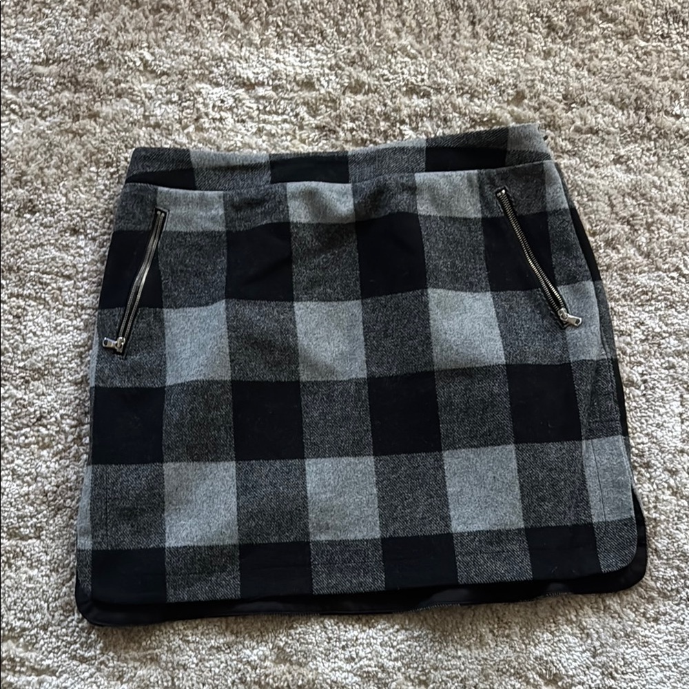 🍍A.N.A Black and Gray checker skirt🍍zip front pockets🍍Sz Med🍍